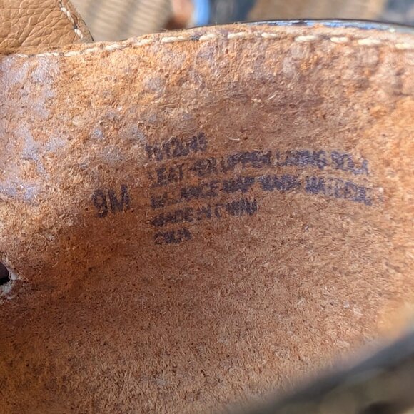 Retro-style Sofft bronze leather black patent trim T strap open toe heels Sz 9 - Picture 7 of 7